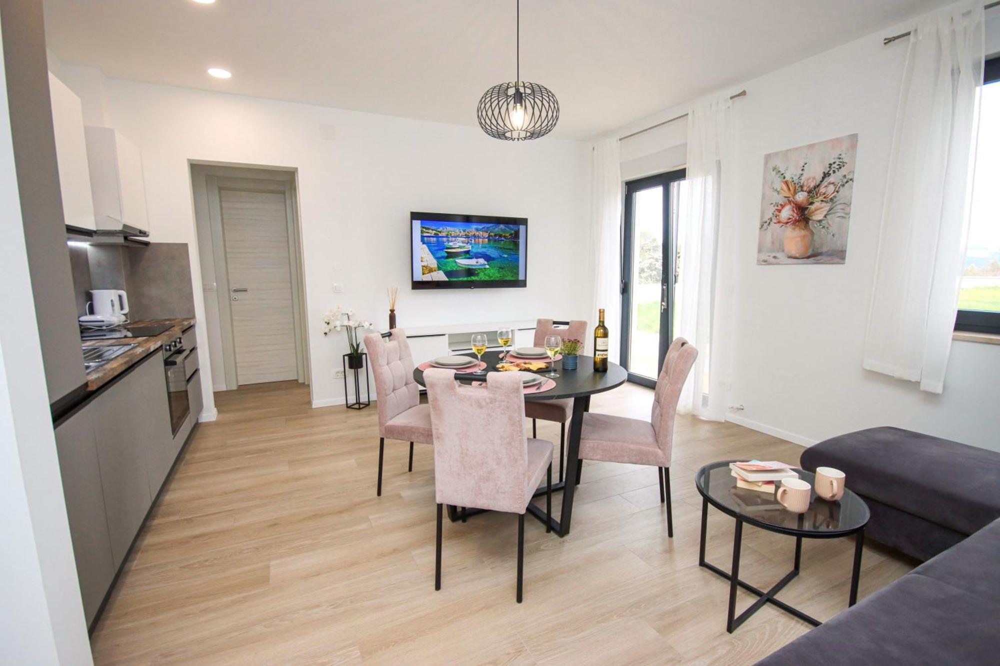 Apartments Titi ツァヴタット エクステリア 写真