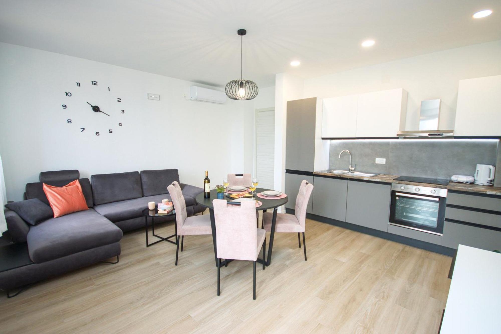 Apartments Titi ツァヴタット エクステリア 写真